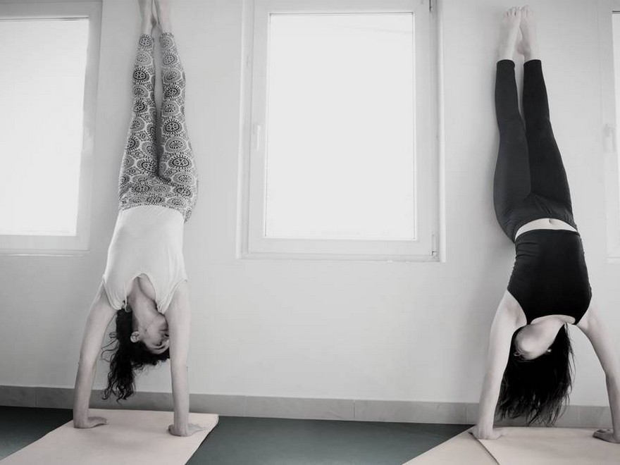  The Handstand Builder For Girls: Day 3/3, Week 3
