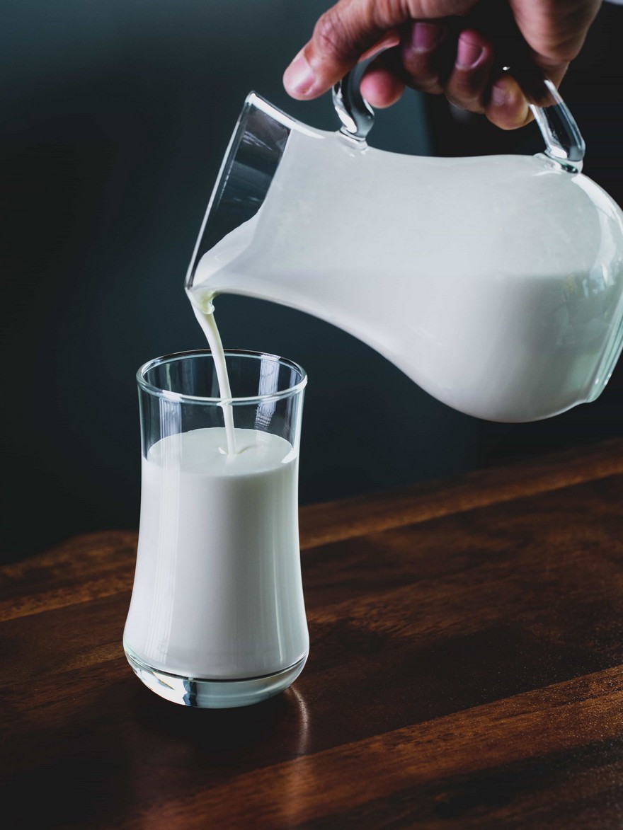  Milk Isn’t Unhealthy For You (However 6 Varieties of Individuals Could Need to Keep away from It)
