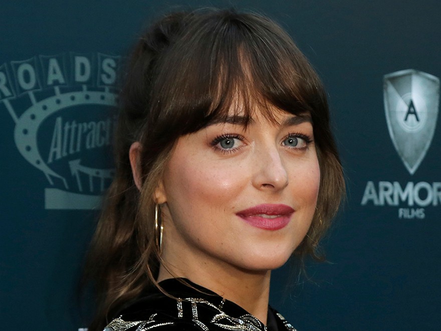  Dakota Johnson opens up about melancholy in quarantine